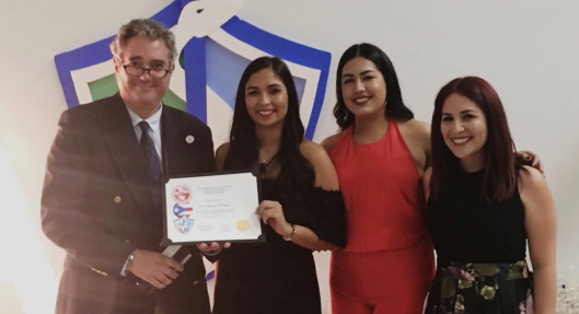 Rector junto a miembros de la American Medical Student Association, Capítulo de Premédica de la UPR de Río Piedras