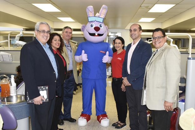 Escuela de Medicina Dental y Colgate regalan sonrisas a niños y jóvenes en Puerto Rico Escuela de Medicina Dental y Colgate regalan sonrisas a niños y jóvenes en Puerto Rico