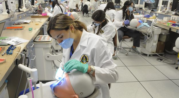 Escuela de Medicina Dental (EMD) del Recinto de Ciencias Médicas (RCM) de la Universidad de Puerto Rico (UPR) se convirtió en el único centro académico de habla hispana que ofrece los cursos educativos de la Academy for Academic Leadership (AAL).