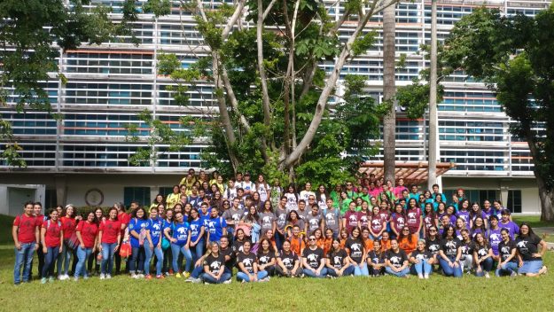 Estudiantes de escuela superior durante el seminario de verano “Explorando las Profesiones de la Salud» en el RCM. Estudiantes de escuela superior durante el seminario de verano “Explorando las Profesiones de la Salud" en el RCM