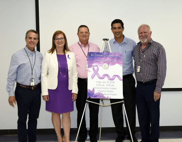 Programa de Anestesia de la Escuela de Enfermería (EE) del RCM celebró el 1st Opioid Dependence Awareness Day. Programa de Anestesia de la Escuela de Enfermería (EE) del RCM celebró el 1st Opioid Dependence Awareness Day.