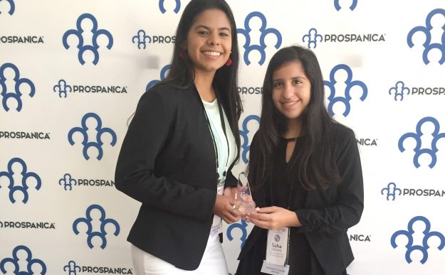 Jessica Resto y Suha Alkhatib Abdalla, estudiantes de Gerencia y Contabilidad en el recinto cayeyano. Jessica Resto y Suha Alkhatib Abdalla, estudiantes de Gerencia y Contabilidad en el recinto cayeyano.