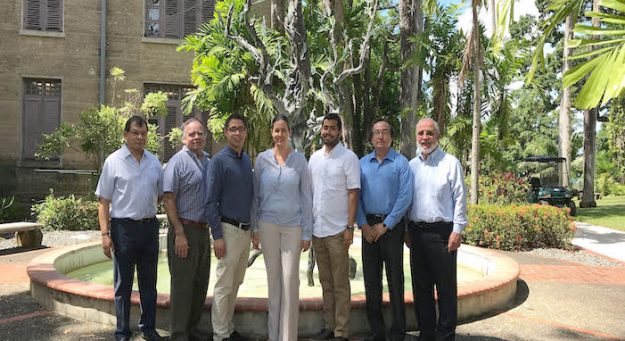 Los doctores: Marcelo Suárez, Ricardo López, José Perdomo, Carla López del Puerto, Jonathan Muñoz, y los profesores: Antonio Zaragoza e Ismael Pagán. Suministrada