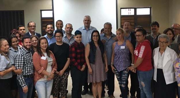 Participantes de la Cooperativa Agrícola UPR-Bayamón- Comerío