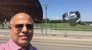 Dr. Sudhir Malik en laboratorio CERN