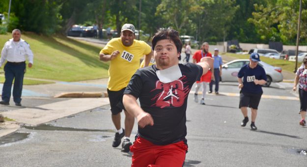 Campeones especiales triunfan en el maratón del pavo de la UPR Bayamón