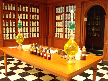 Museo de Farmacia y Plantas Medicinales del Recinto de Ciencias Médicas Museo de Farmacia y Plantas Medicinales del Recinto de Ciencias Médicas
