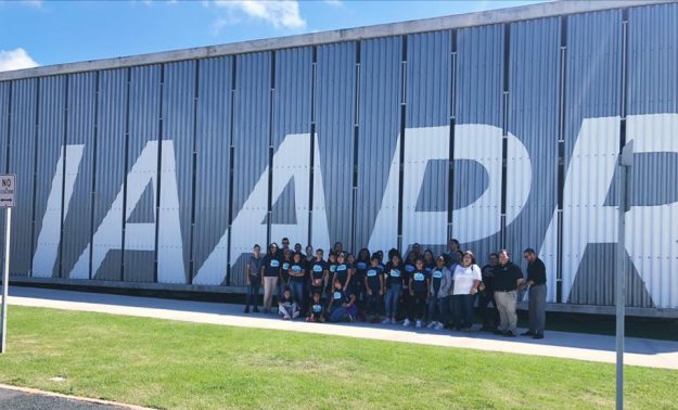 Niñas de In The Clouds visitan el IAAPR Niñas de In The Clouds visitan el IAAPR