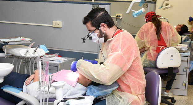 Escuela de Medicina Dental de la UPR ofrece servicios de salud oral gratuitos a niños con necesidades especiales