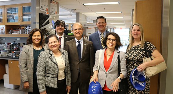 Directora de la National Science Fundation estrecha lazos con la UPR