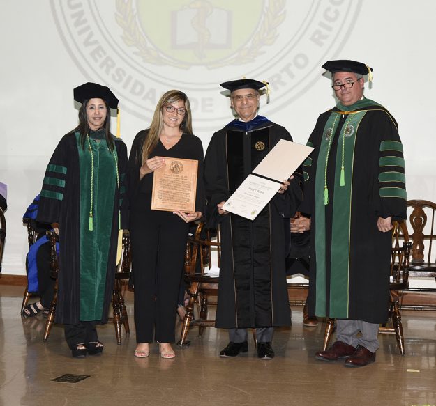 Ciencias Médicas celebra Ceremonia de Distinciones Académicas Ciencias Médicas celebra Ceremonia de Distinciones Académicas