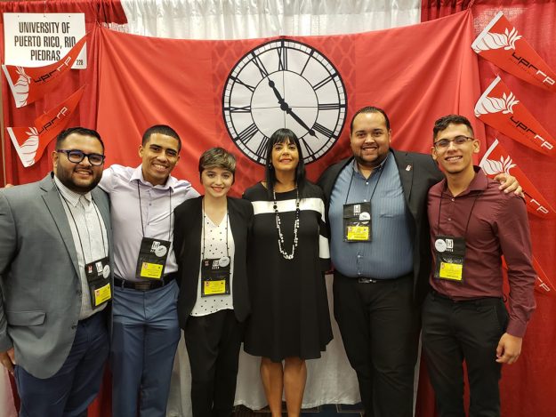Grupo ganador de 1er Premio en convencion HACU – Capitulo Estudiantil Enactus UPR Rio Piedras Grupo ganador de 1er Premio en convencion HACU - Capitulo Estudiantil Enactus UPR Rio Piedras