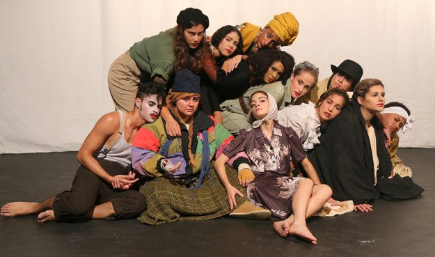 Teatro Rodante Universitario obra Antigona para siempre 2 Teatro Rodante Universitario obra Antigona para siempre 2