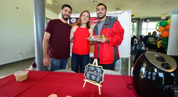 El Quesifongo, creado por Jacqueline Nieves, Javier Negrón, Coralys Vázquez y Sebastián Alicea, se impuso como ganador del primer lugar en la categoría de Leche y sus Productos y el Premio People's Choice.