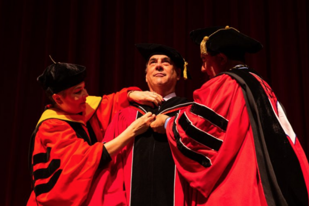 UPR otorga grado de Doctor Honoris Causa en Música al maestro Maximiano Valdés UPR otorga grado de Doctor Honoris Causa en Música al maestro Maximiano Valdés