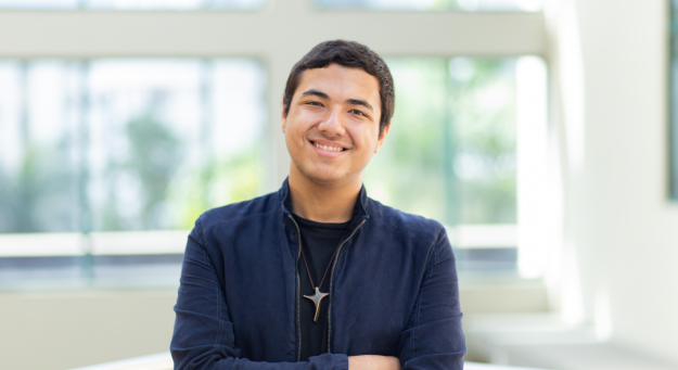 Estudiante Kevin Ortiz Ceballos ganador beca Thomas R. McGetchin Memorial Scholarship exploración e investigación espacial