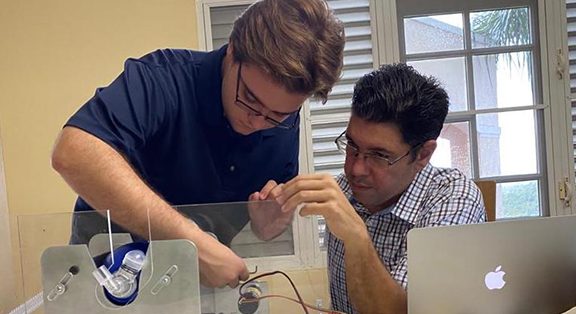 Esteban Juan y el Dr. Eduardo Juan