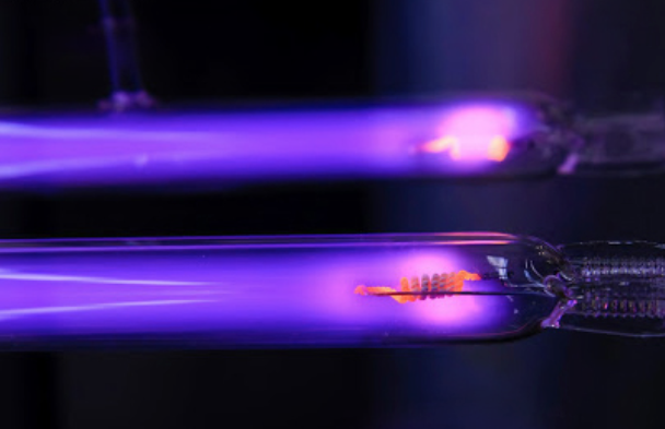 Luz ultravioleta (istockphoto) Luz ultravioleta (istockphoto)