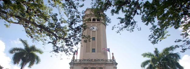 Torre UPR y Plaza Baldorioty Torre UPR y Plaza Baldorioty