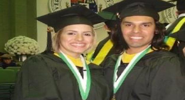 Los doctores Yadira M. Soto Feliciano y Francisco J. Sánchez Rivera se graduaron el mismo día de sus respectivos bachilleratos del RUM. (Suministrada)