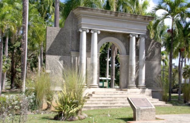 Pórtico RUM-UPR Pórtico RUM-UPR