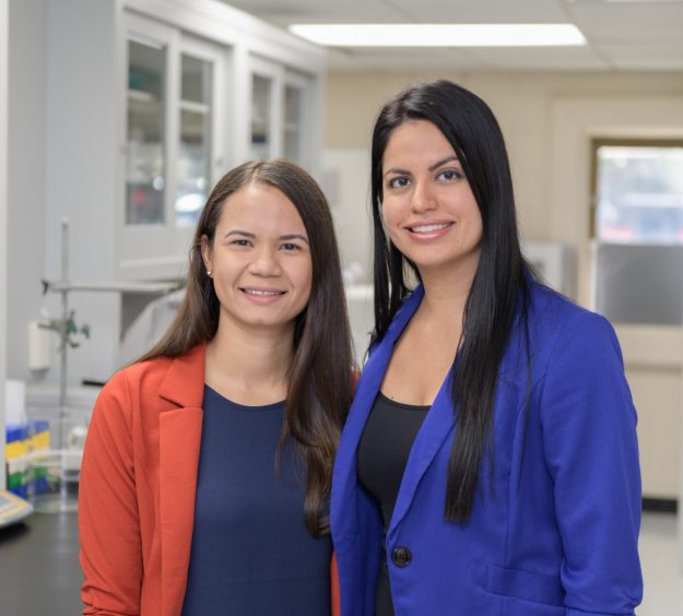 Dra. Ana Reyes y Dra. Maribella Domenech Dra. Ana Reyes y Dra. Maribella Domenech