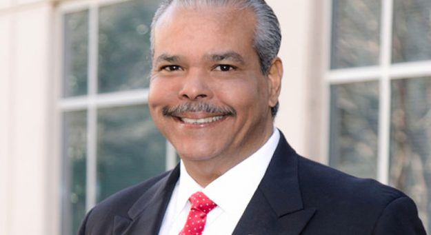 El ingeniero Rey Almodóvar logró este reconocimiento en conjunto con su esposa Cynthia L. Gaddy Almodóvar. (Suministrada)