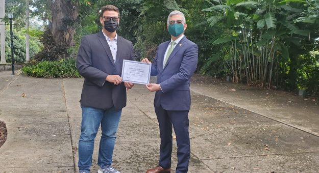 Wilbert y el Rector Agustin Rullán