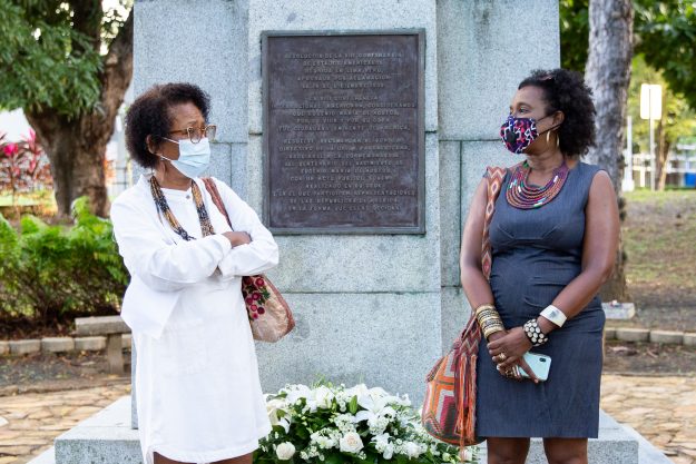 Dra Maria Elba Torres y Dra Mayra Santos Febres. JPG Dra Maria Elba Torres y Dra Mayra Santos Febres. JPG