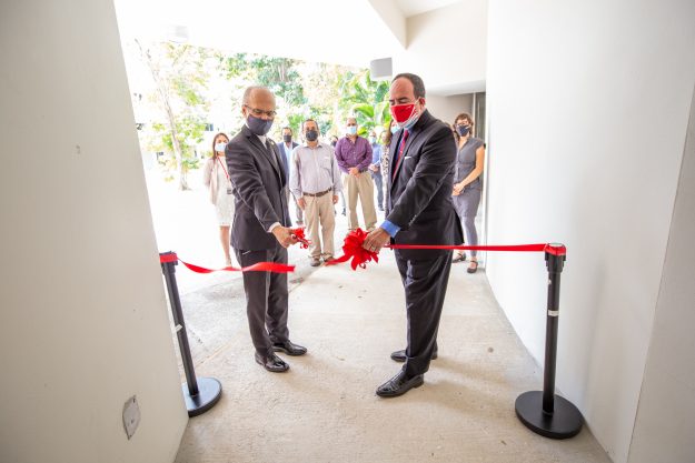 Dr. Jorge Haddock y Dr. Luis Ferrado Dr. Jorge Haddock y Dr. Luis Ferrado