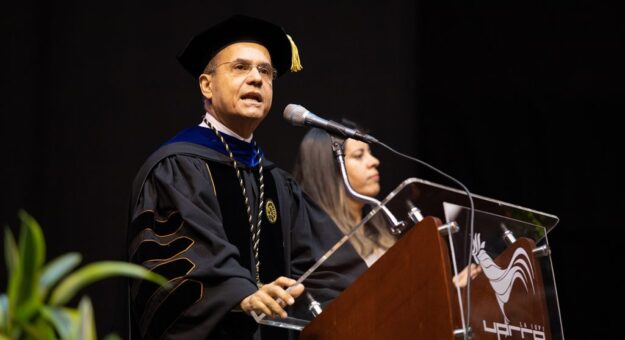 dr-jorge-haddock-presidente-interino-upr-graduacion-upr-rio-piedras-2019-1024x683