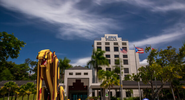 Foto #1 UPR Carolina  condona deudas a estudiantes durante la pandemia