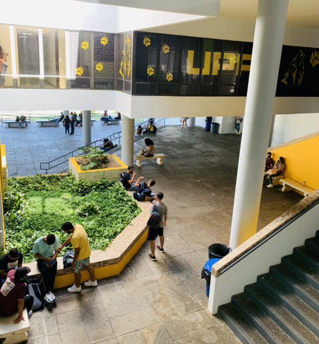 Foto UPR de Arecibo Foto UPR de Arecibo