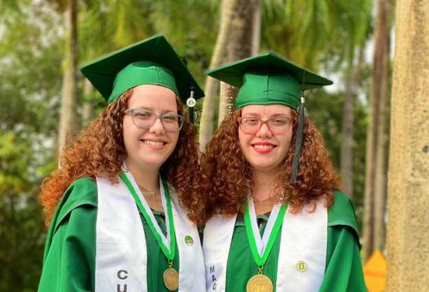Gemelas egresadas del Recinto Universitario de Mayagüez de la UPR afianzan sus lazos en el alma mater Gemelas egresadas del Recinto Universitario de Mayagüez de la UPR afianzan sus lazos en el alma mater