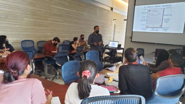Estudiantes graduados de la UPR reciben adiestramiento para comunicarle su ciencia a la comunidad Estudiantes graduados de la UPR reciben adiestramiento para comunicarle su ciencia a la comunidad