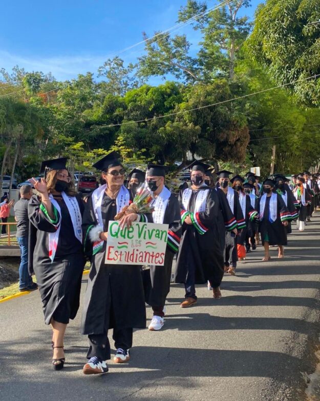 Graduación UPR Cayey 2022 Graduación UPR Cayey 2022