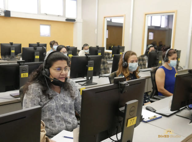 Screen Shot 2022-12-19 at 3.24.06 PM (De izquierda a derecha) La rectora de UPR Aguadilla, Dra. Sonia Rivera Gónzalez; Sra. Jeannette Aquino, Oficial de Cumplimiento y fungió como traductora; y la Decana de Administración, Sra. Verónica López.
