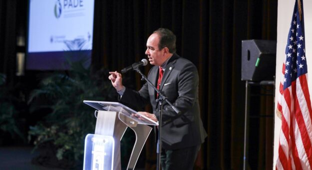 Presidente de la Universidad de Puerto Rico, doctor Luis A. Ferrao.