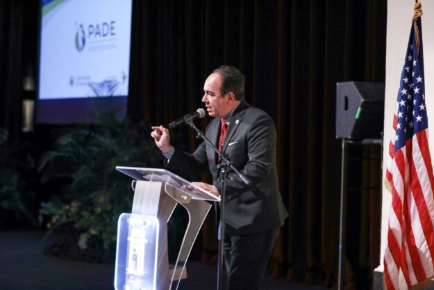 Presidente de la Universidad de Puerto Rico, doctor Luis A. Ferrao. Presidente de la Universidad de Puerto Rico, doctor Luis A. Ferrao.