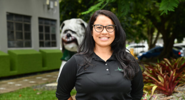 La doctora Iris A. Figueroa Robles, catedrática del Departamento de Kinesiología del RUM, es la primera mujer puertorriqueña Clasificadora a nivel nacional y de las Américas, de la Federación Internacional de Baloncesto en Silla de Ruedas (IWBF).