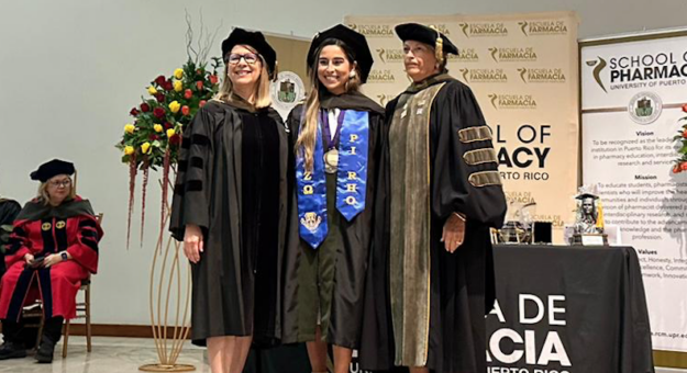 Escuela de Farmacia de la UPR gradúa 44 doctores