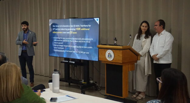 Rectores de la UPR y directores de la DECEP reciben orientación del DDEC sobre iniciativa 21st Century Techforce Puerto Rico.