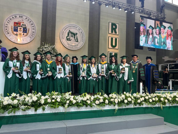 Los estudiantes que se graduaron con promedio perfecto del Colegio de Artes y Ciencias, recibieron el premio Luis Stefani Raffucci, en la ceremonia del sábado, 10 de junio de la centésima décima colación de grados del RUM. Los estudiantes que se graduaron con promedio perfecto del Colegio de Artes y Ciencias, recibieron el premio Luis Stefani Raffucci, en la ceremonia del sábado, 10 de junio de la centésima décima colación de grados del RUM.