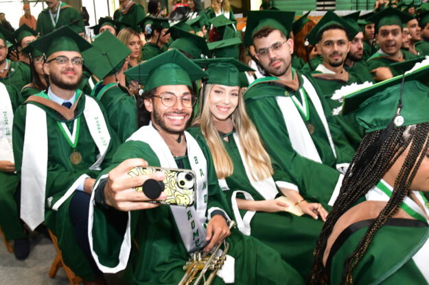 RUM celebra su centésima décima graduación con 1,934 graduandos RUM celebra su centésima décima graduación con 1,934 graduandos