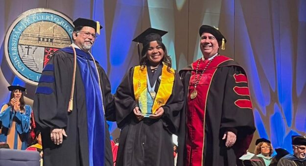 UPR Bayamón gradúa 348 estudiantes y los exhorta a contribuir a Puerto Rico