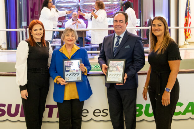 Dir Operaciones Loteria Heidi Hernandez-Rectora Rio Piedras Angelica Varela- Presidente Luis A Ferrao- secretaria auxiliar loteria Lorna Huertas Dir Operaciones Loteria Heidi Hernandez-Rectora Rio Piedras Angelica Varela- Presidente Luis A Ferrao- secretaria auxiliar loteria Lorna Huertas