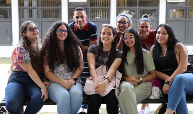 Los siempre búhos de la UPRH inician su nuevo año académico Los siempre búhos de la UPRH inician su nuevo año académico