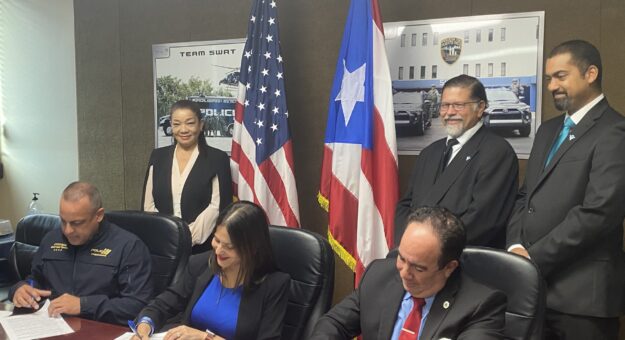 UPR firma acuerdo con el Negociado de la Policía y la Oficina de Administración y Transformación de los Recursos Humanos para el desarrollo de cursos en línea y un sistema de monitoreo para la implementación de un proceso de capacitación