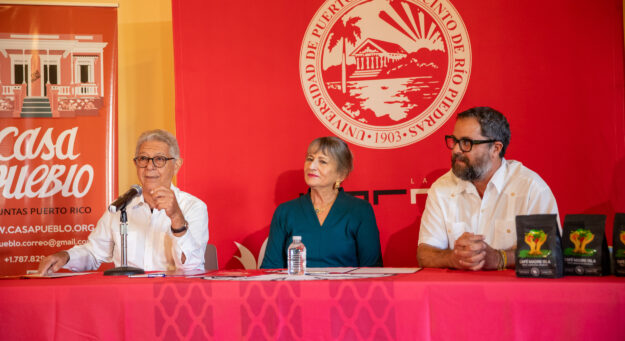 Acuerdo de colaboración entre el Recinto de Río Piedras de la UPR y Casa Pueblo promoverá la resiliencia energética del recinto