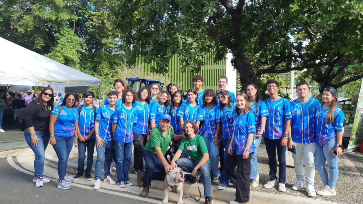 Grupo de estudiantes del Centro Residencial de Oportunidades de Villalba